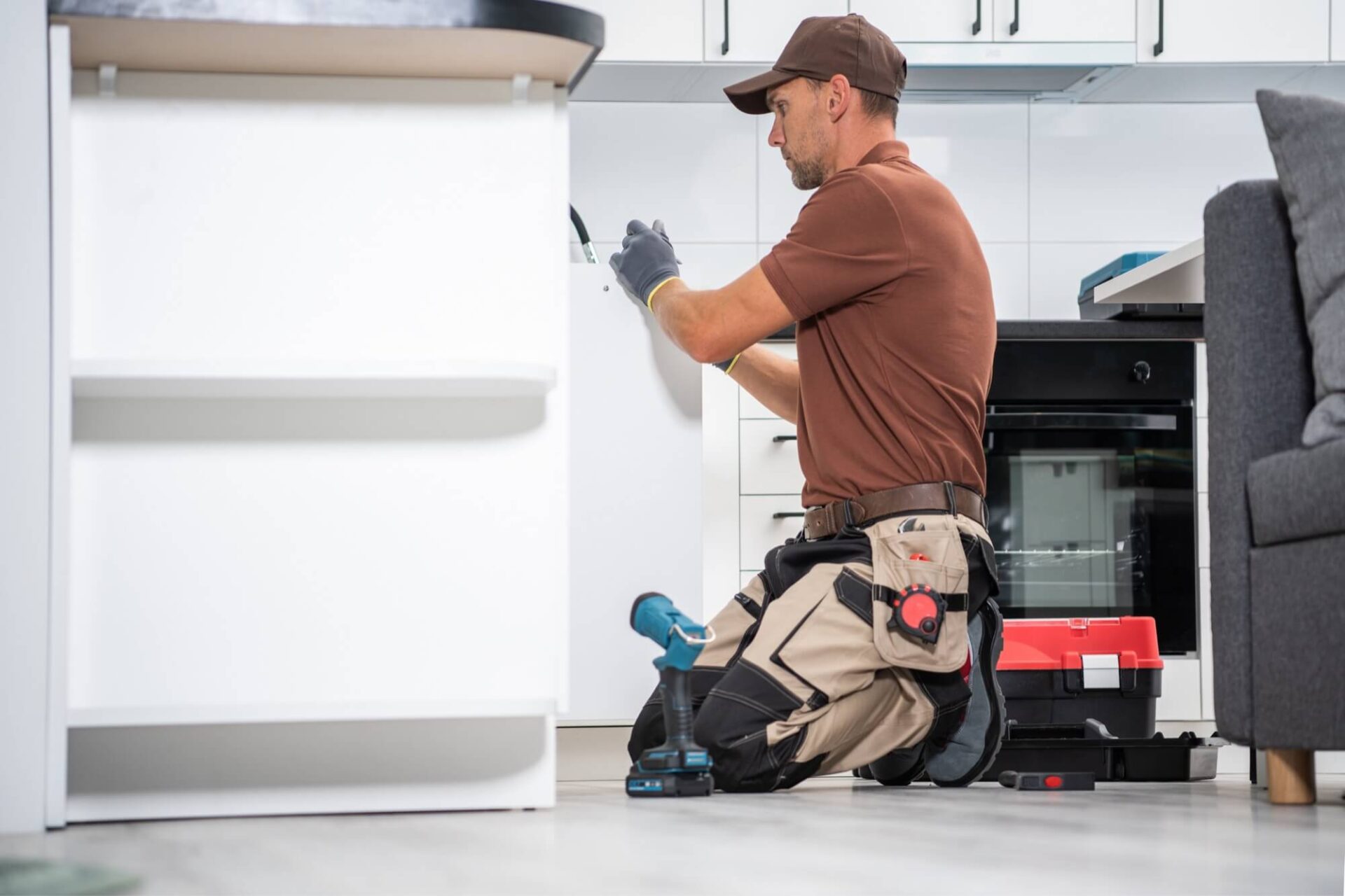 Inspektion av rör vid köksrenovering i Mjölby